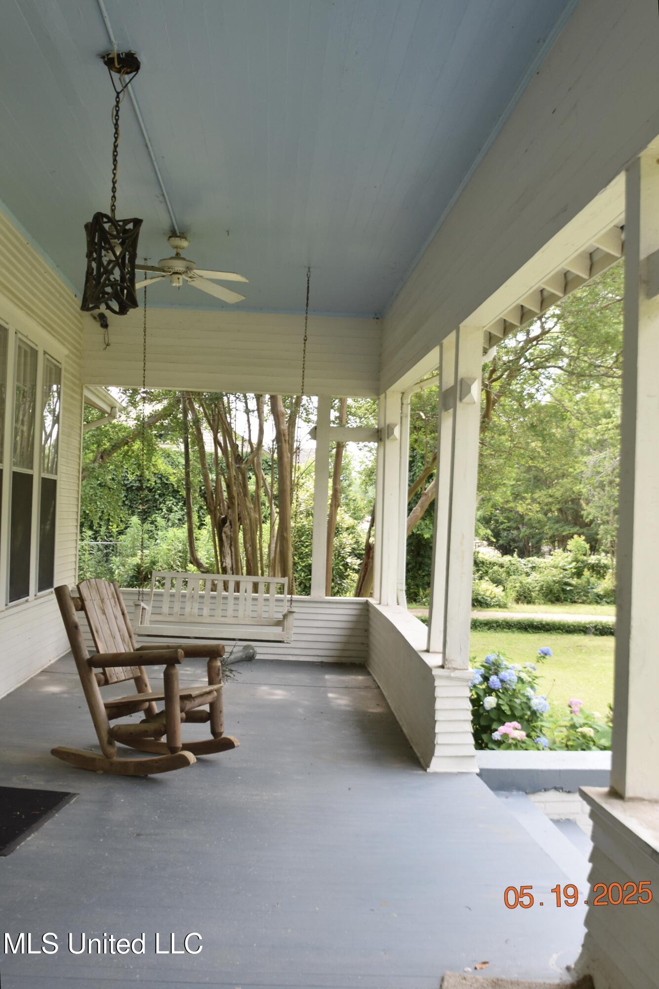 1303 River Road, Greenwood, Mississippi image 5