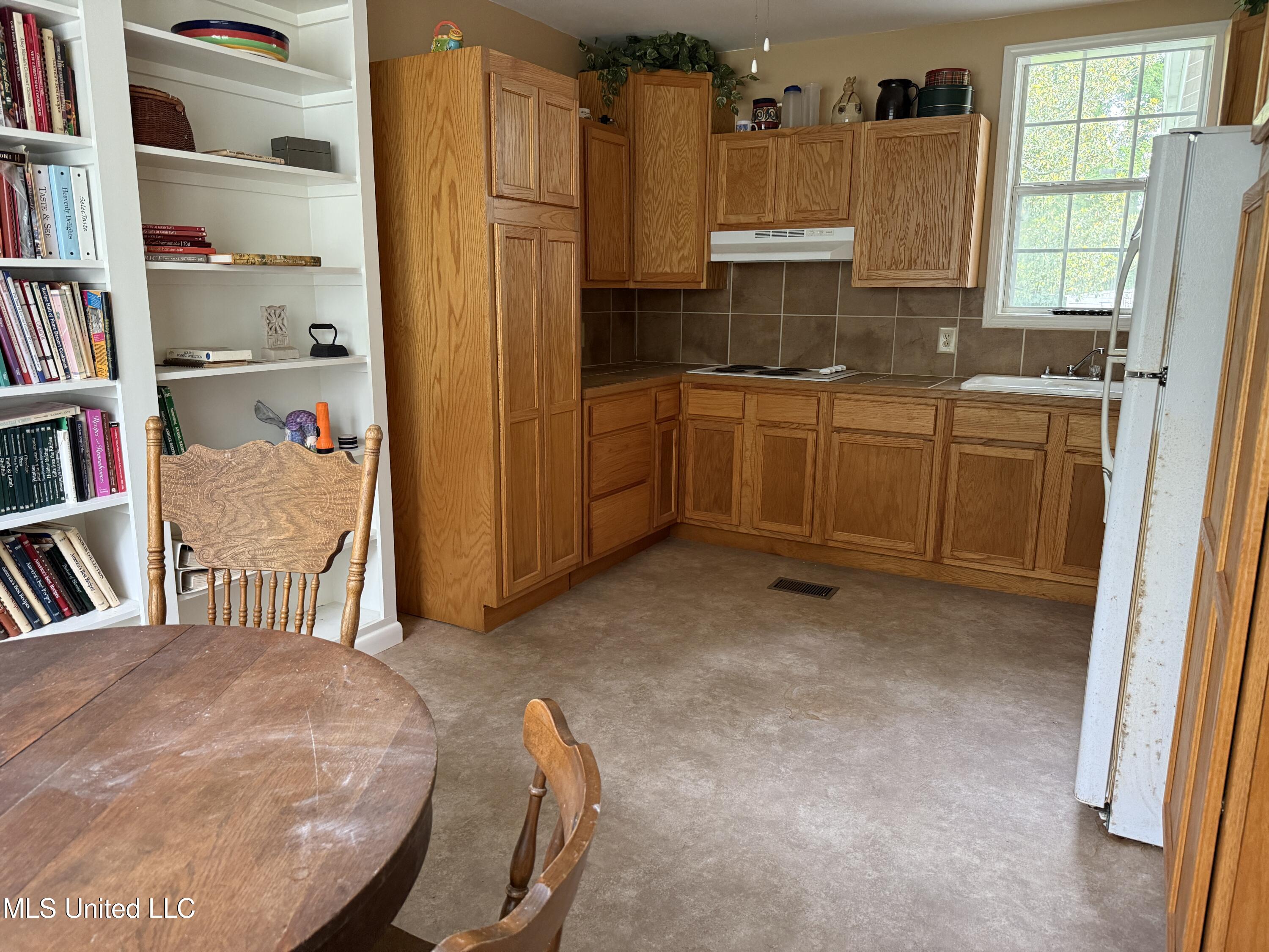 1303 River Road, Greenwood, Mississippi image 17