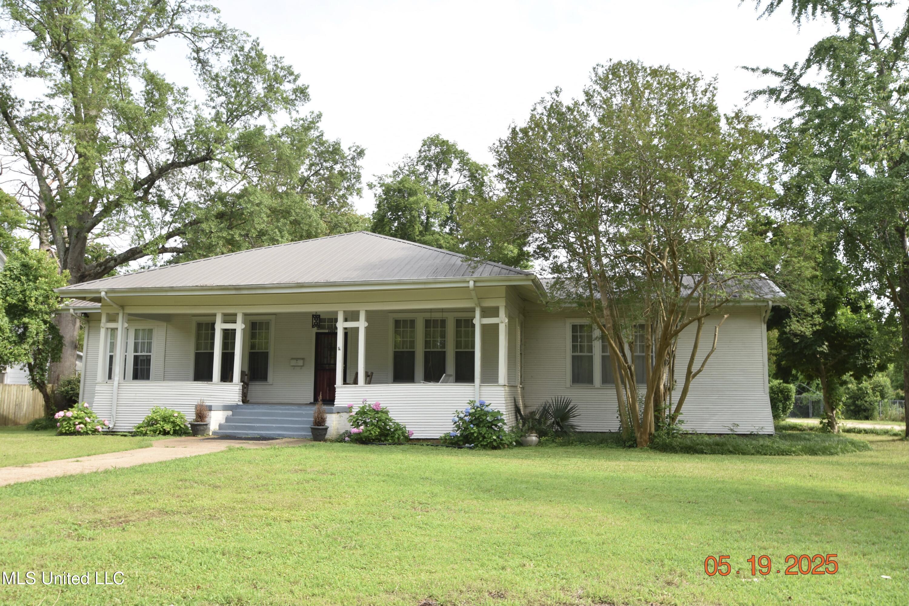 1303 River Road, Greenwood, Mississippi image 3
