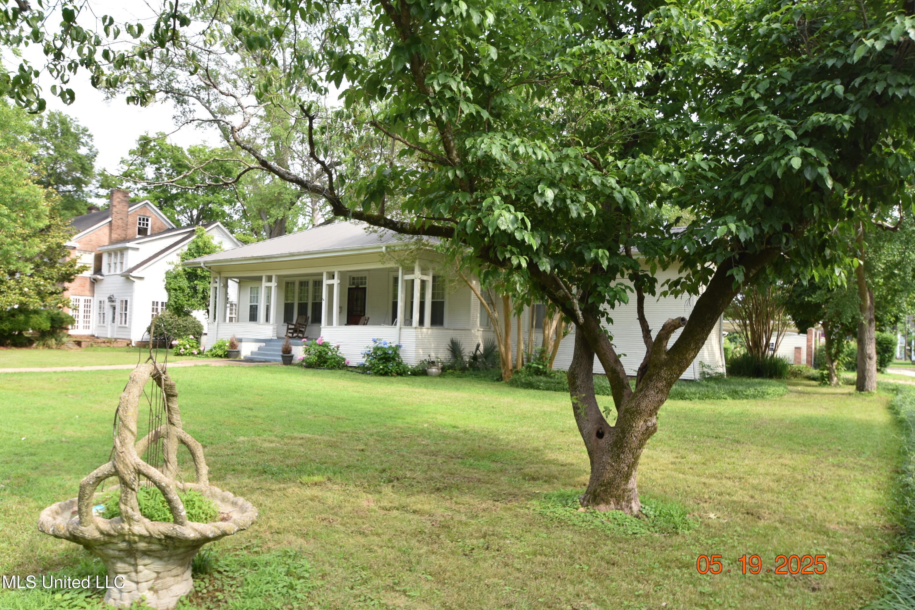 1303 River Road, Greenwood, Mississippi image 2