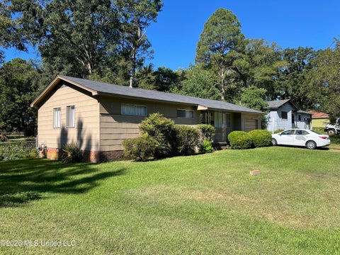 Homes For Sale - 5723 Angle Street<br/> Jackson, MS 39206