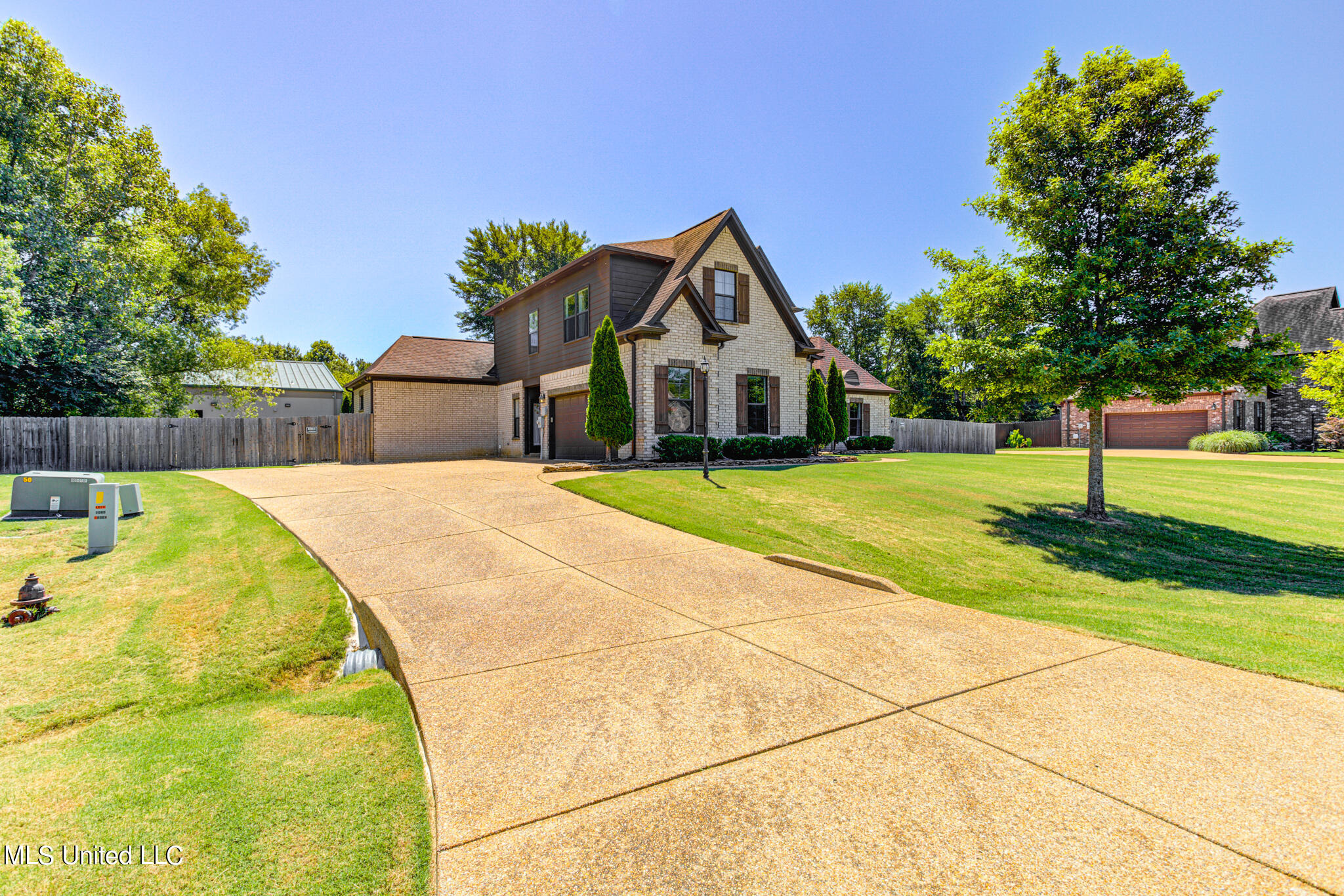 6888 Cataloochee Cove, Olive Branch, Mississippi image 1