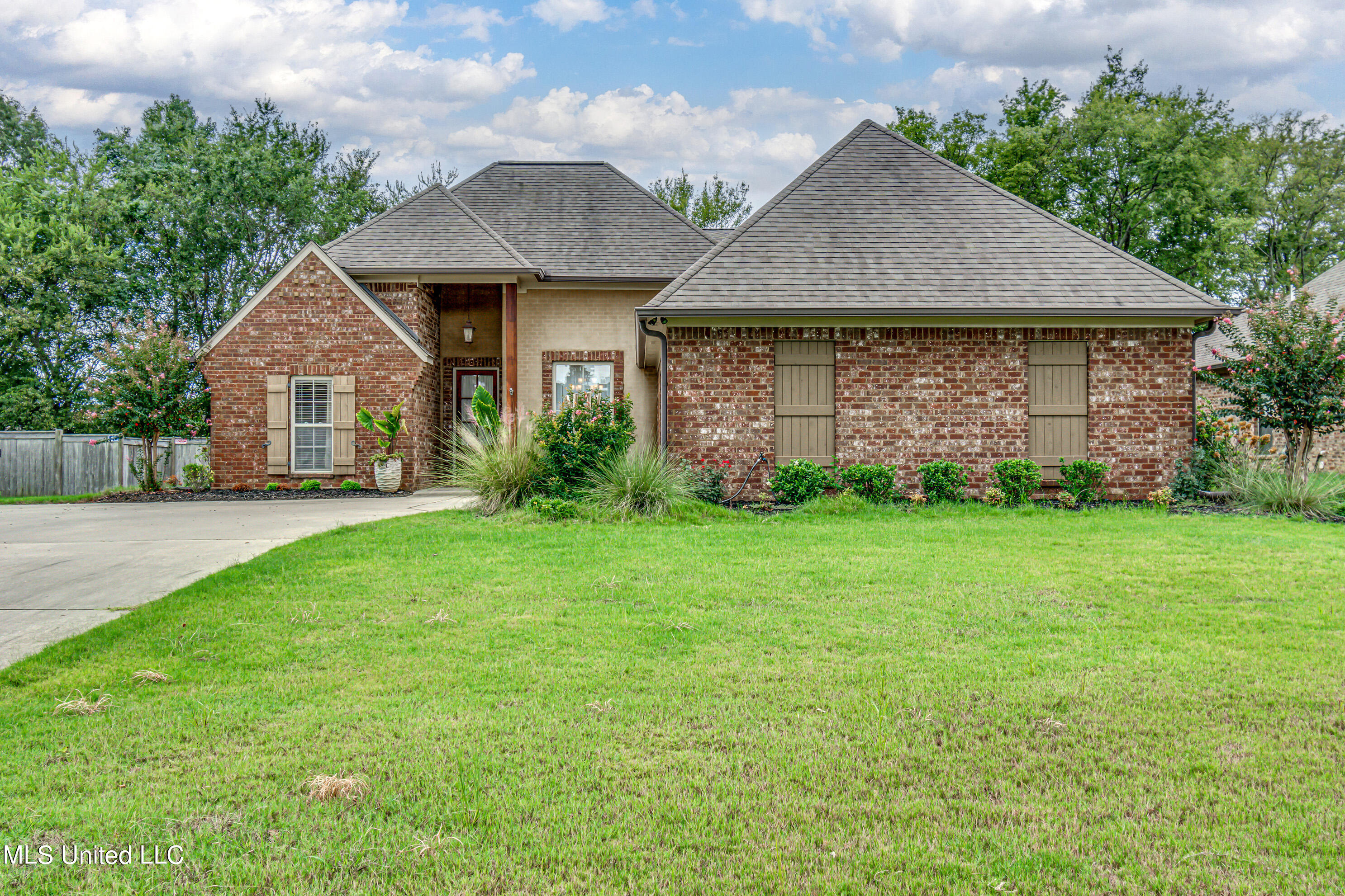 165 Fieldstone Lane, Madison, Mississippi image 1