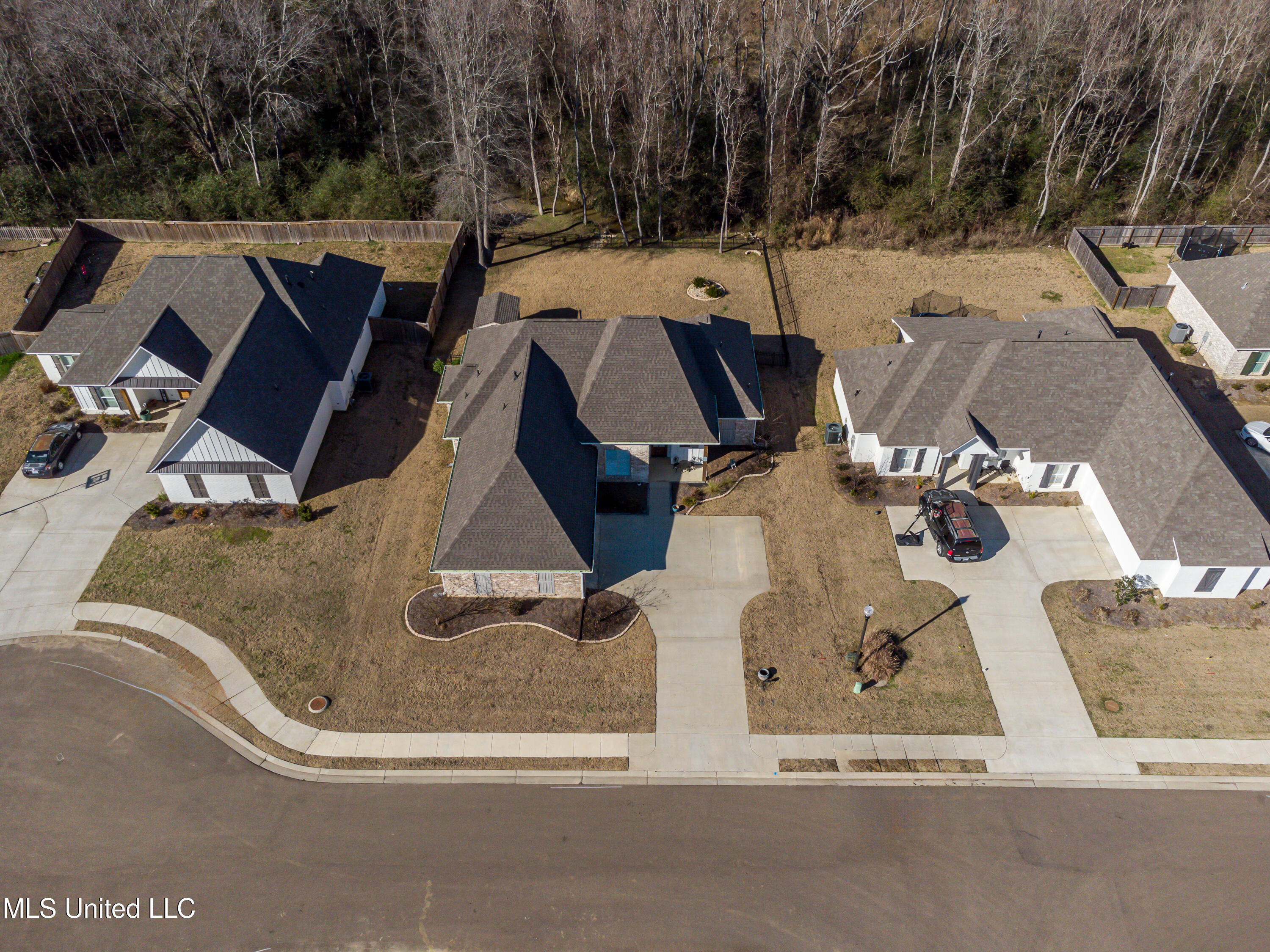 511 Crestmoor Drive, Canton, Mississippi image 12