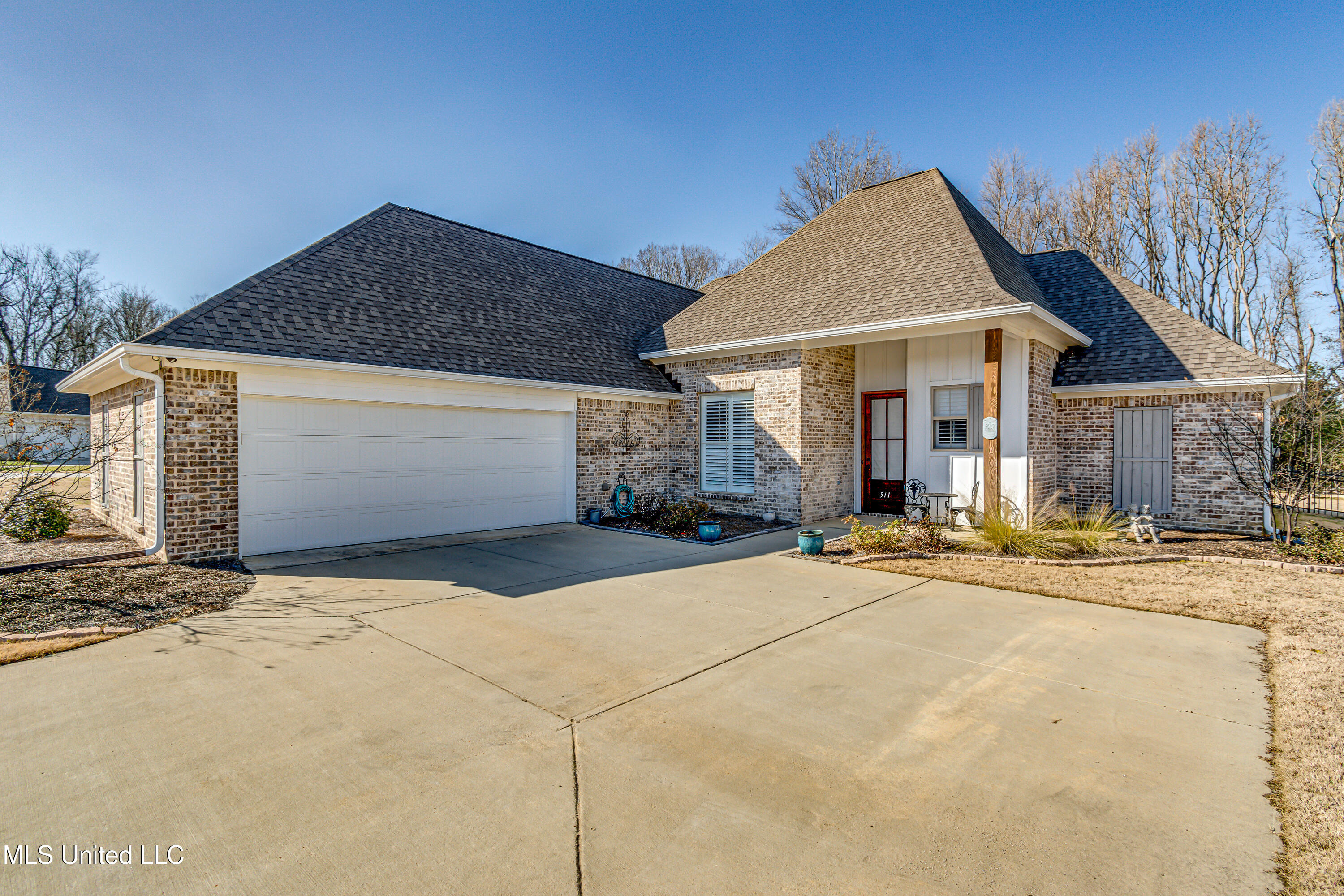 511 Crestmoor Drive, Canton, Mississippi image 1