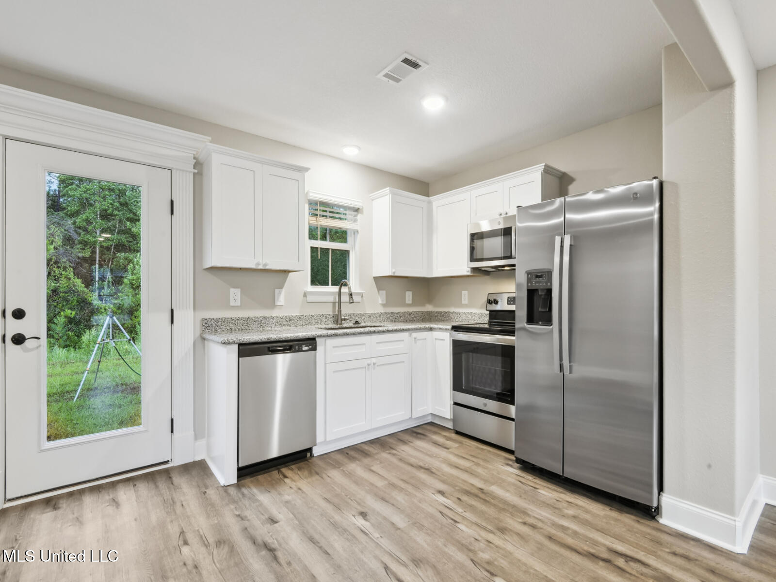 14990 Rowan Oak Street, Gulfport, Mississippi image 3