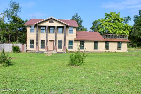 Homes For Sale - 1838 Dees Road<br/> Batesville, MS 38606