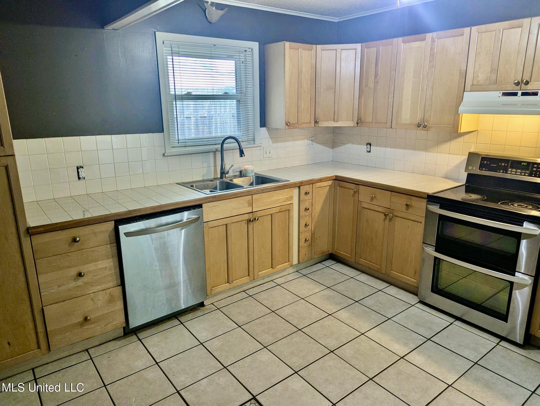 15449 Mimosa Drive, Gulfport, Mississippi image 6