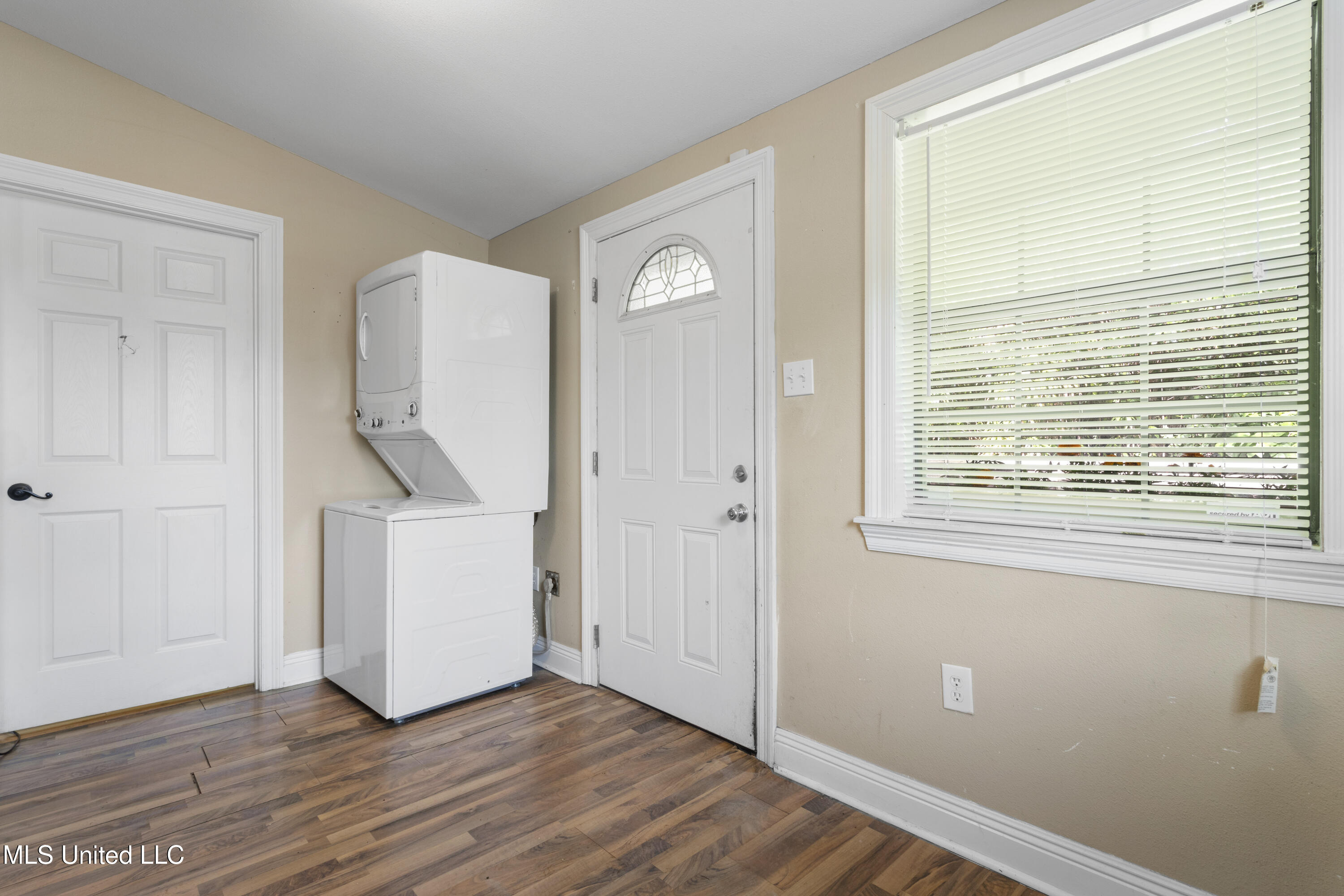 183 Lee Street, Biloxi, Mississippi image 25