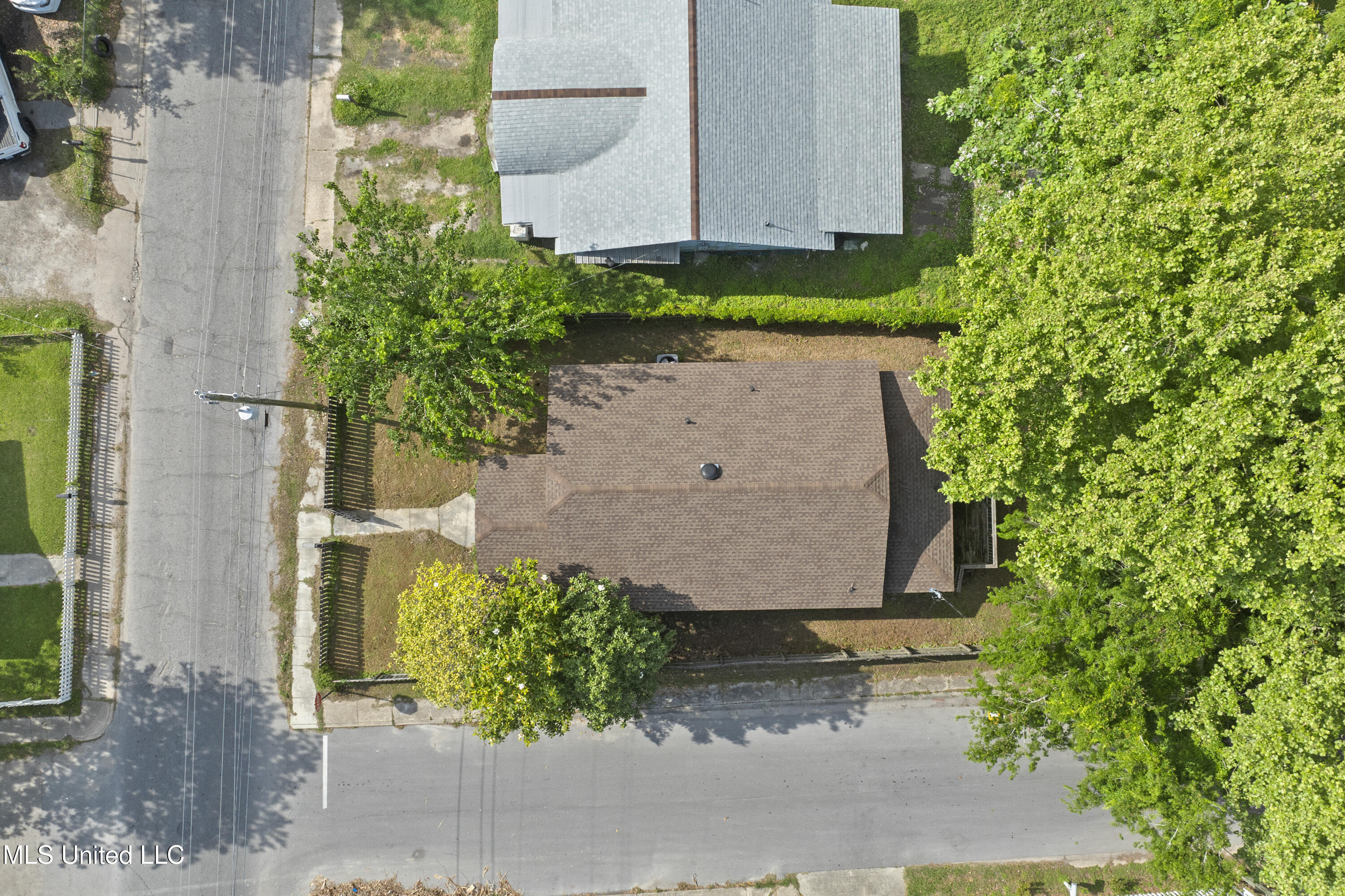 183 Lee Street, Biloxi, Mississippi image 30