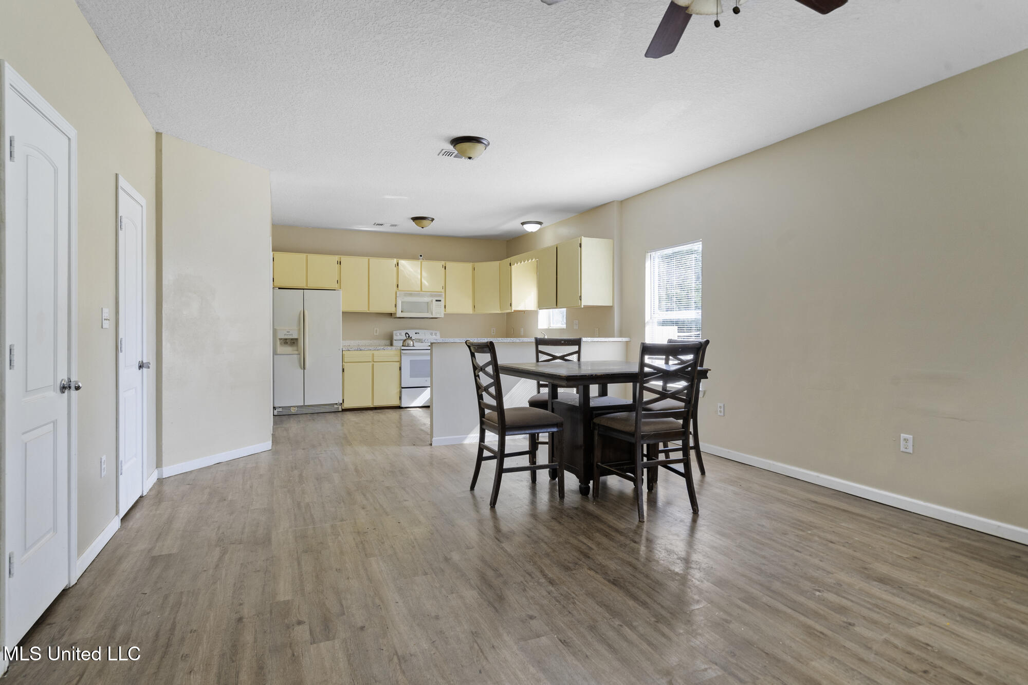6154 E Quitman Street, Bay Saint Louis, Mississippi image 3