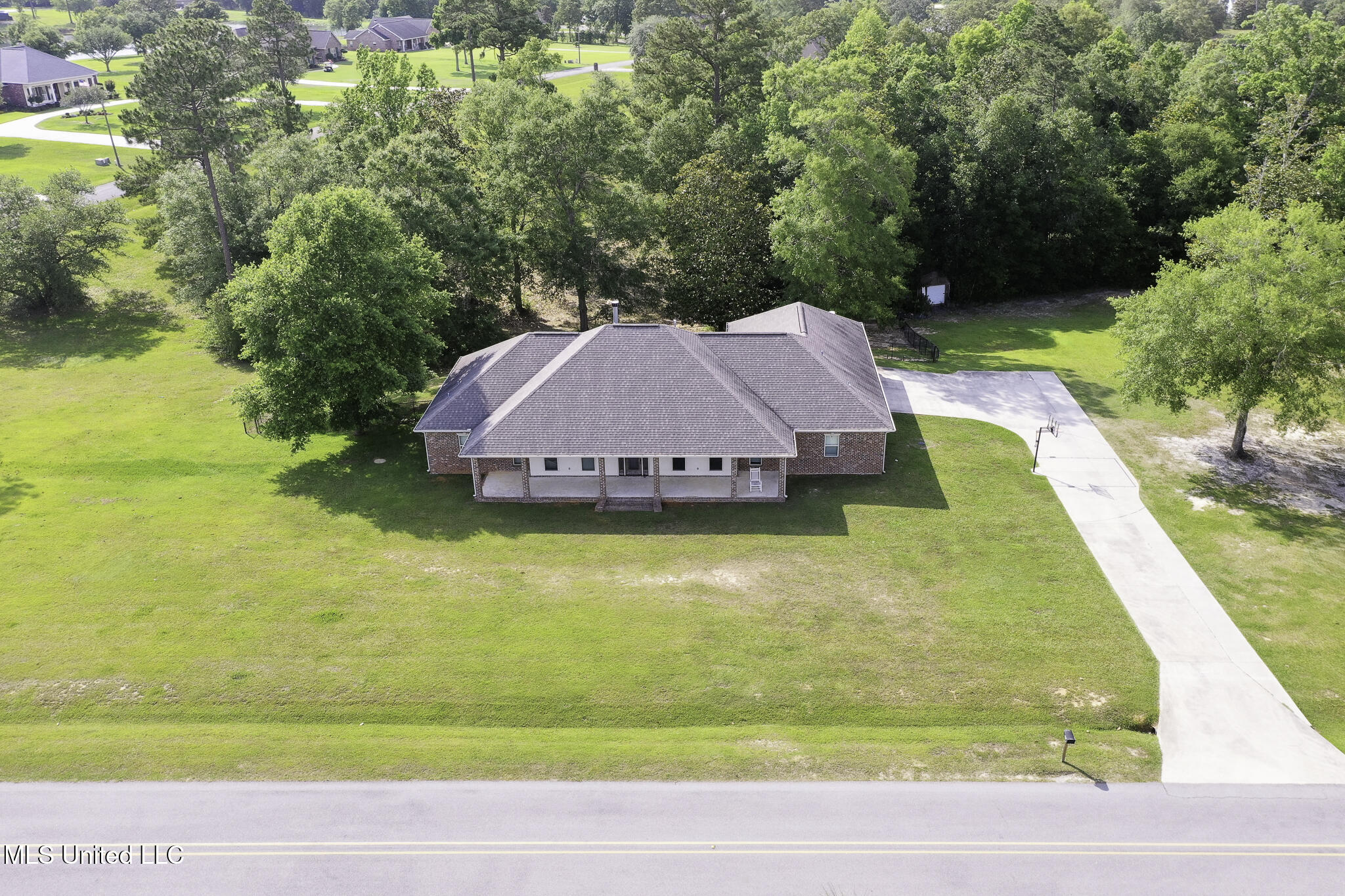 8185 Ridgewood Drive, Kiln, Mississippi image 36