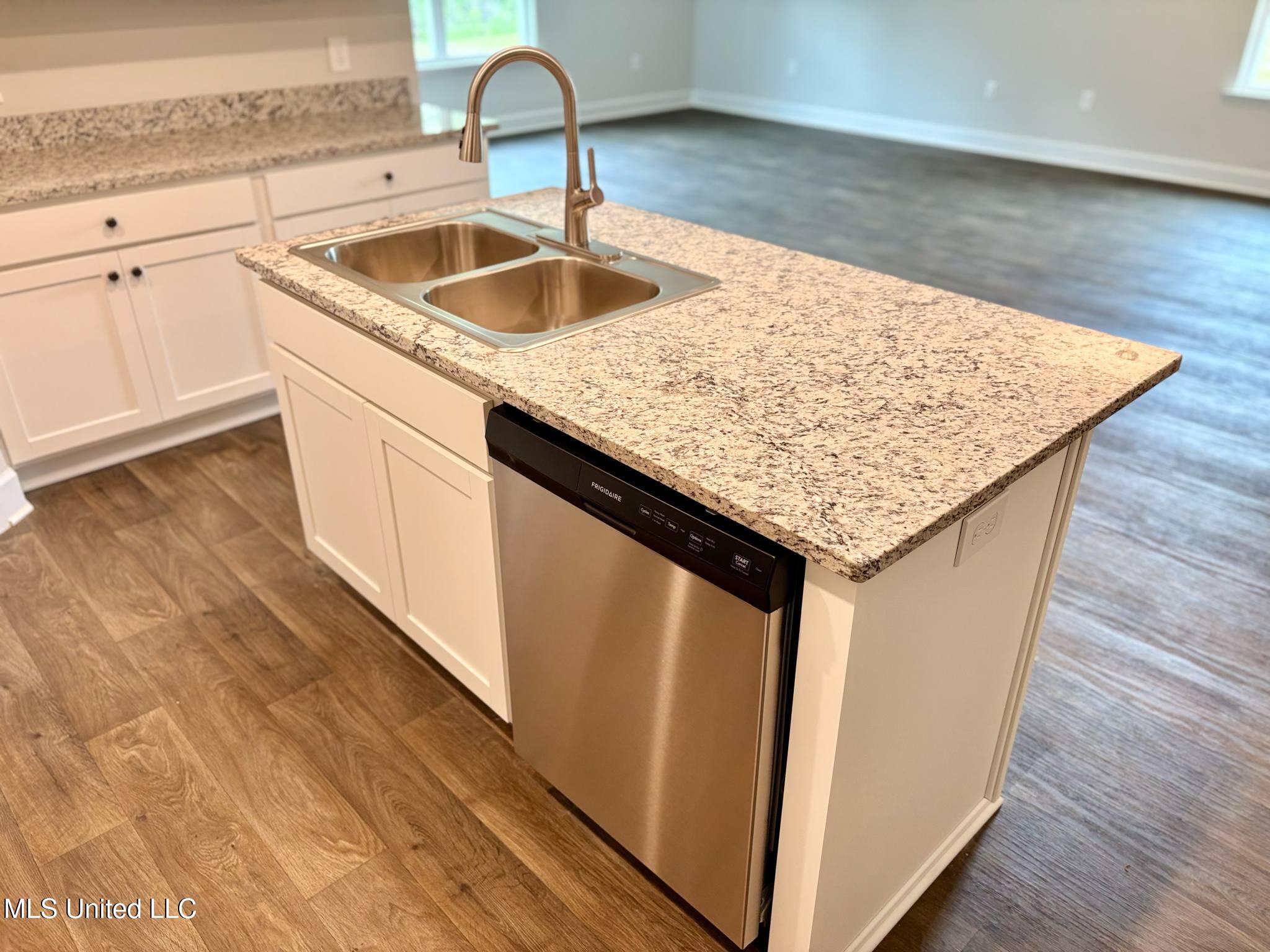 18042 Tiffany Renee Drive, Gulfport, Mississippi image 10