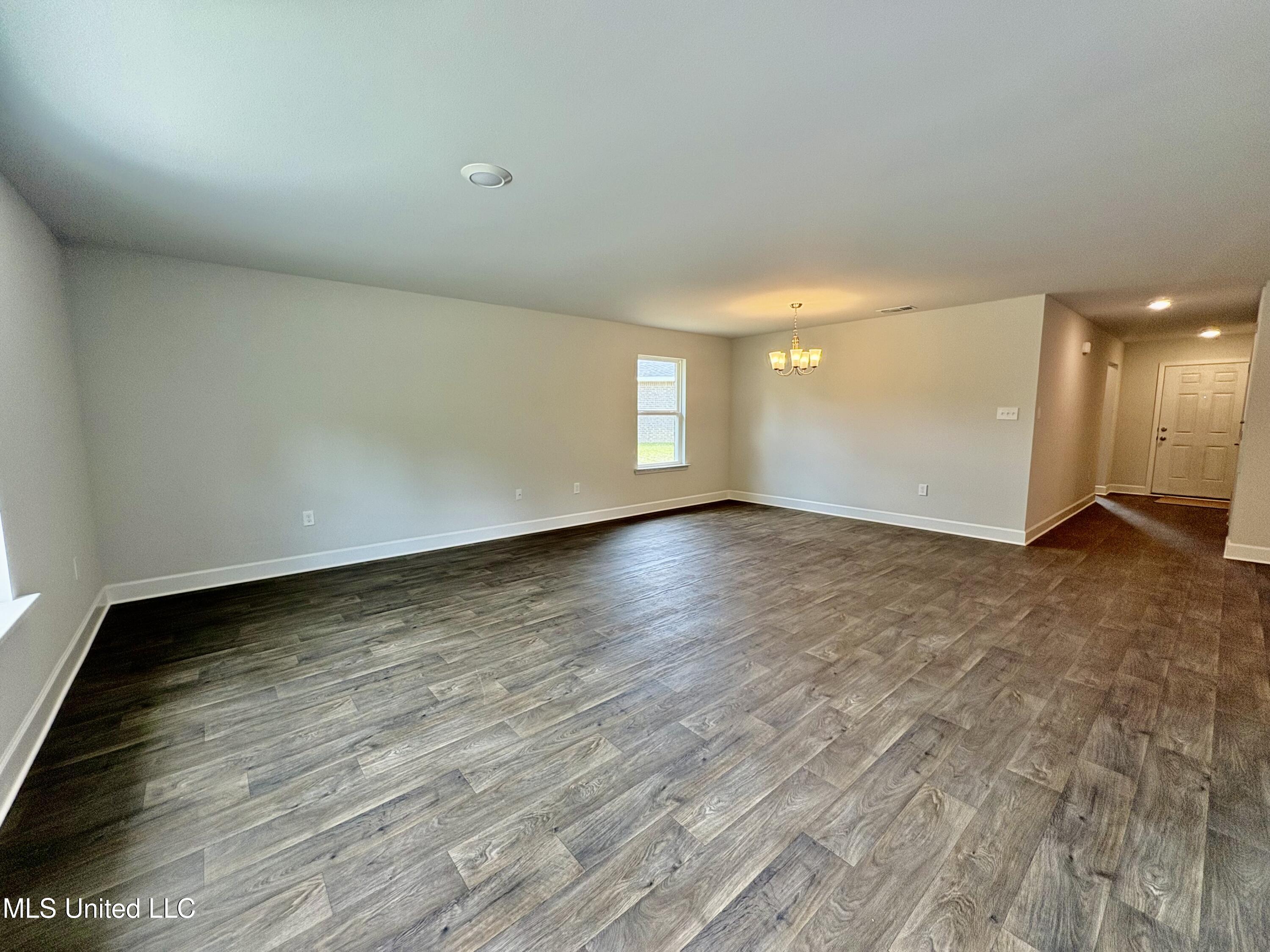 18042 Tiffany Renee Drive, Gulfport, Mississippi image 5