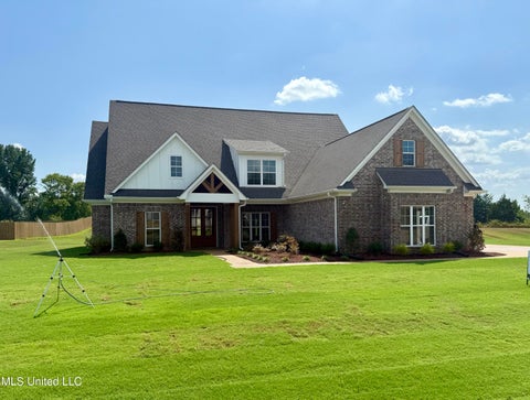 Homes For Sale - 4257 Edison Drive<br/> Desoto County, Nesbit, MS 38651