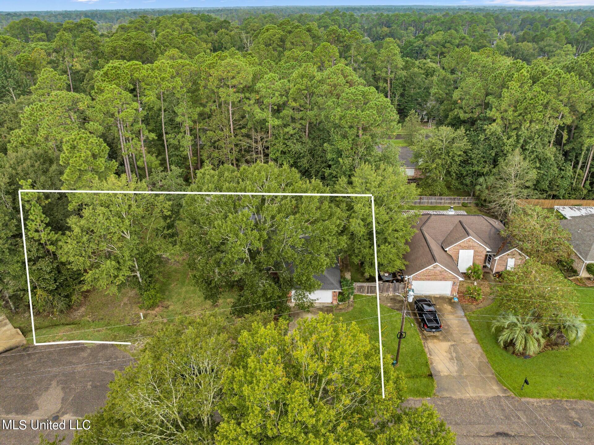 738 Anela Court, Diamondhead, Mississippi image 8