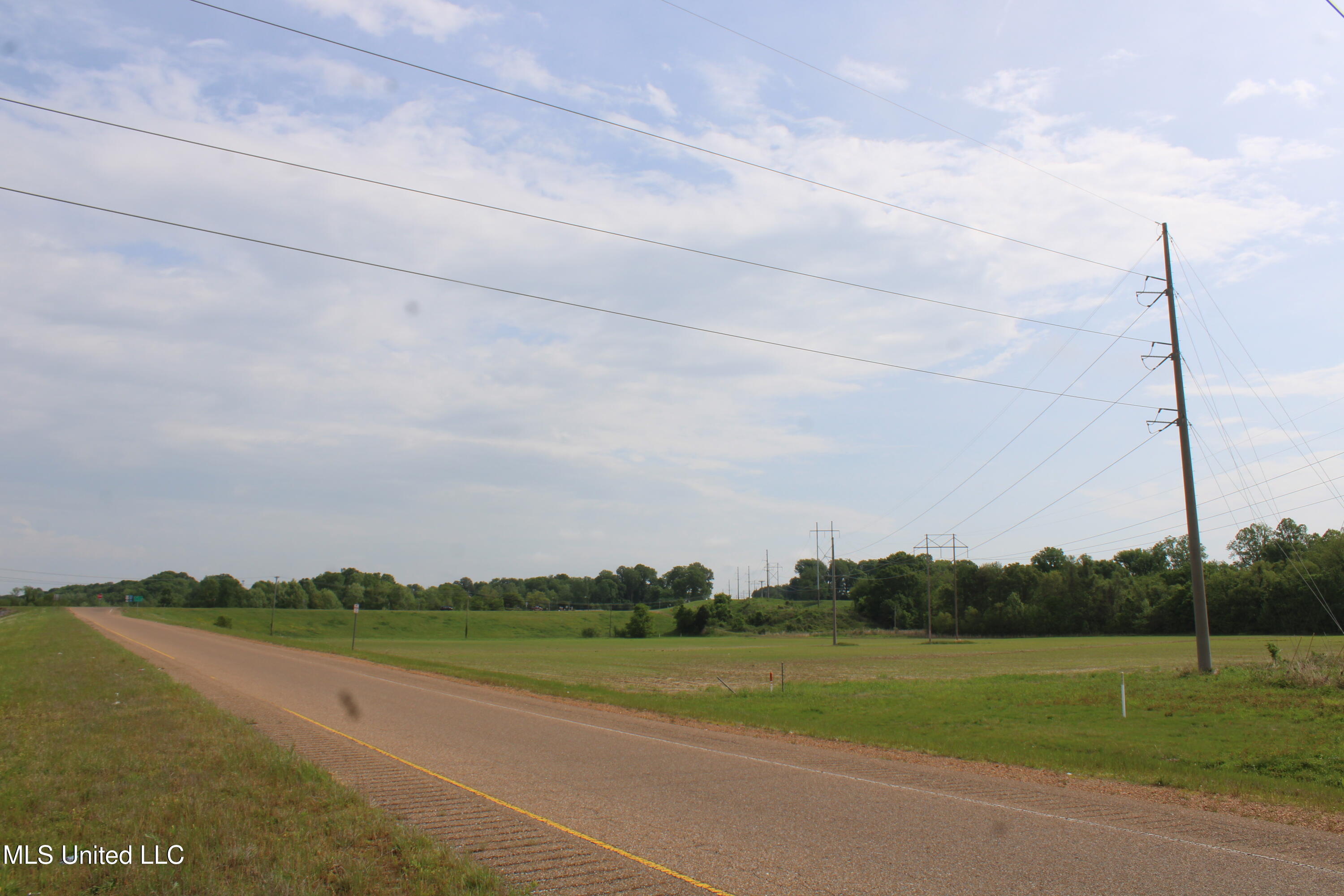 8311 Highway 302 Road, Walls, Mississippi image 46