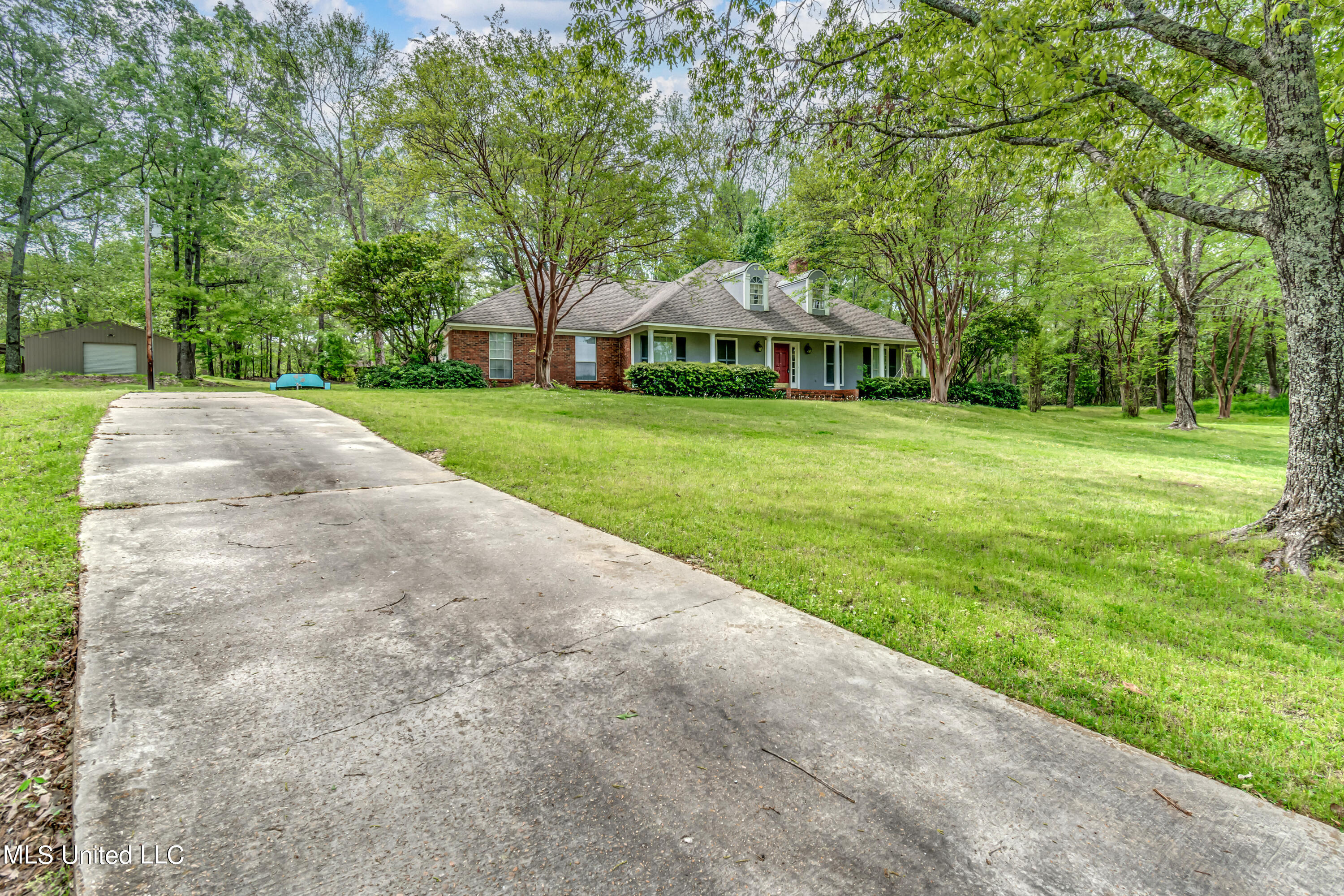 107 Falcon Ridge Drive, Raymond, Mississippi image 3