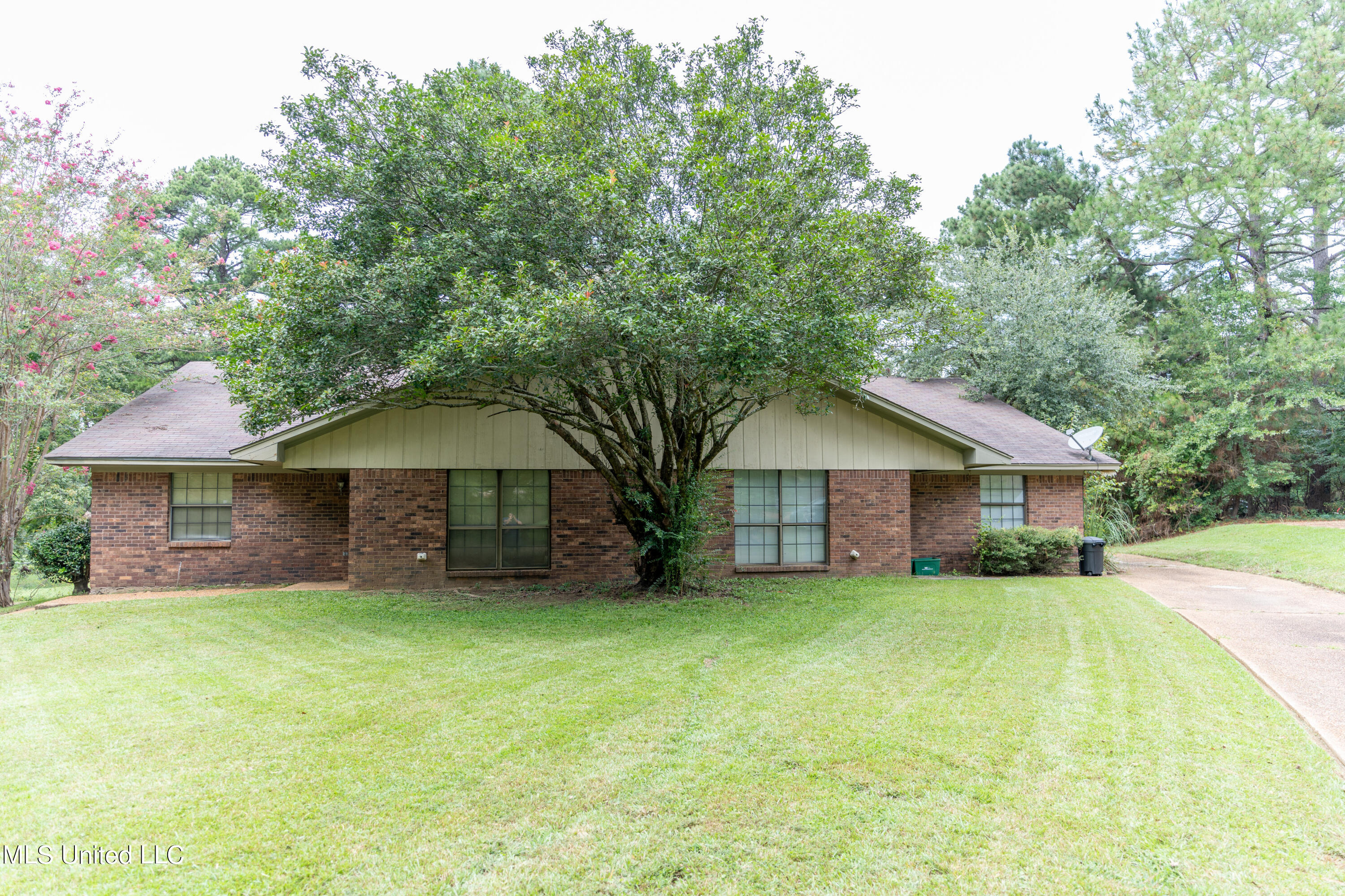 103 Lindale Circle #A, Clinton, Mississippi image 1