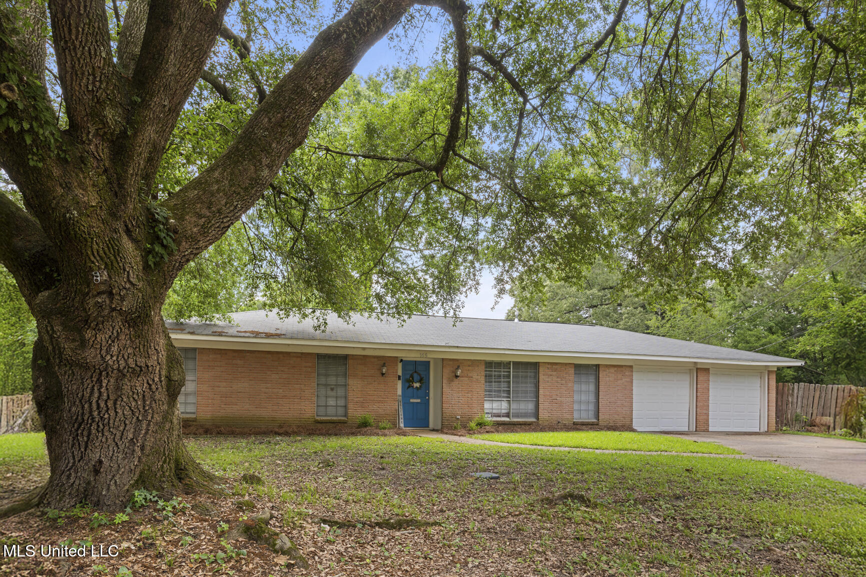 165 Beechcrest Drive, Jackson, Mississippi image 2