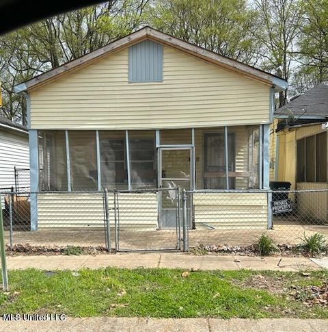 Apartment For Sale - 213 Avenue G<br/> Leflore County, Greenwood, MS 38930