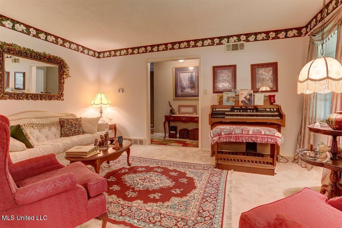 4615 Dogwood Meadows Cove, Horn Lake, Mississippi image 8