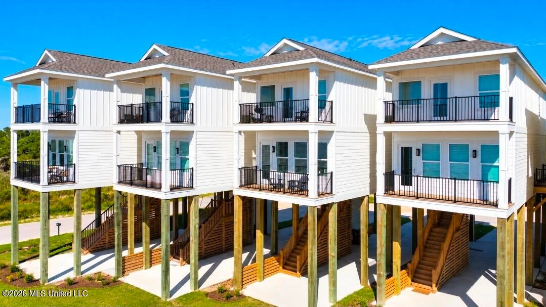 996 W Beach Boulevard