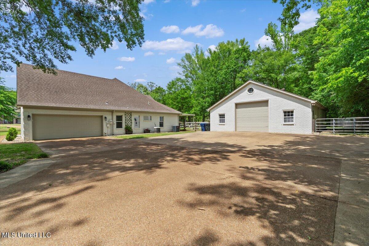 14414 Hedge Row Cove, Olive Branch, Mississippi image 5
