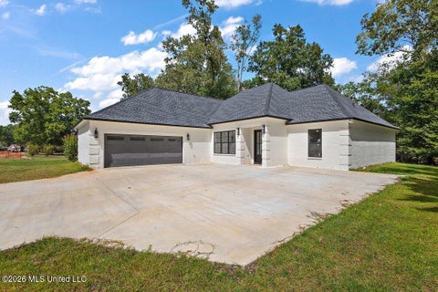 Homes For Sale - 304 Millcreek Drive<br/> Brandon, MS 39047
