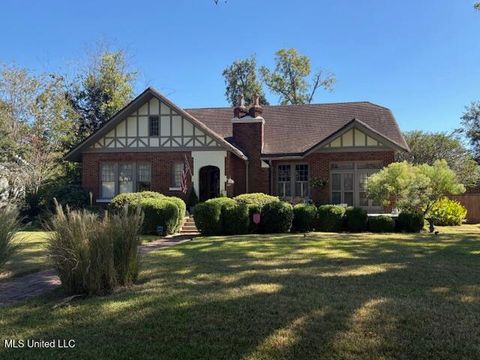 Homes For Sale - 300 High Street<br/> Leflore County, Greenwood, MS 38930