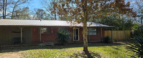 Homes For Sale - 706 Anderson Avenue<br/> Lamar County, Purvis, MS 39475