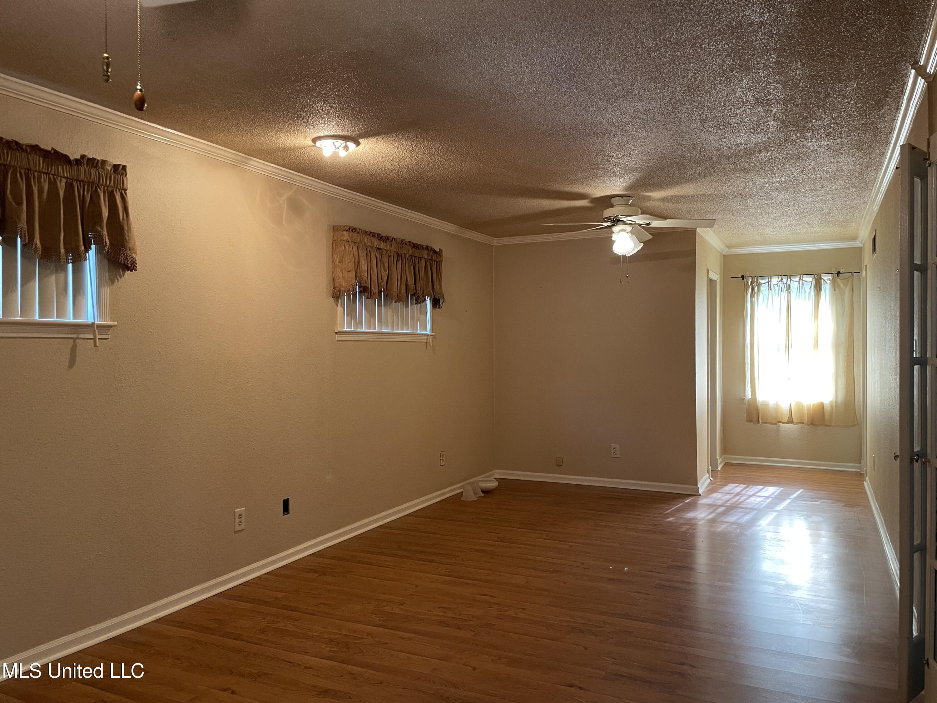 8699 Chesterfield Drive, Southaven, Mississippi image 7
