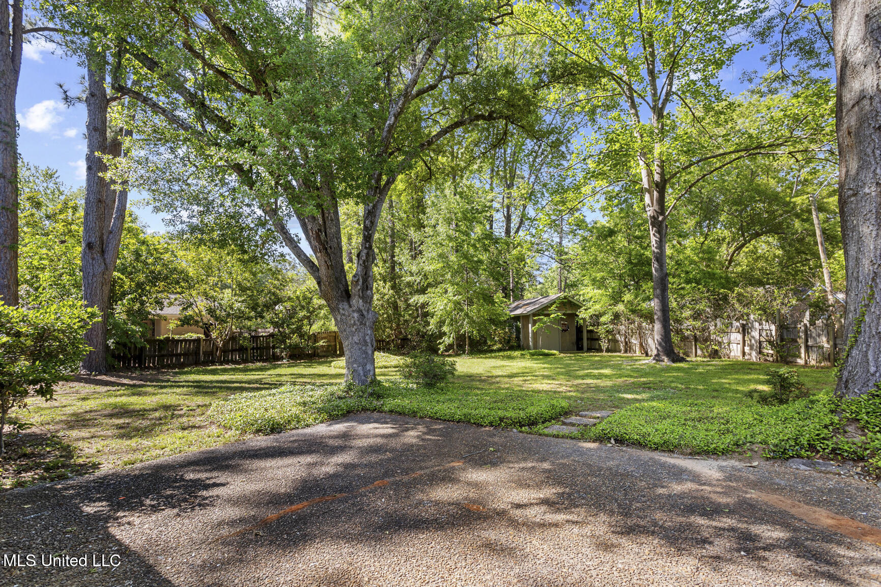440 Armour Drive, Jackson, Mississippi image 33