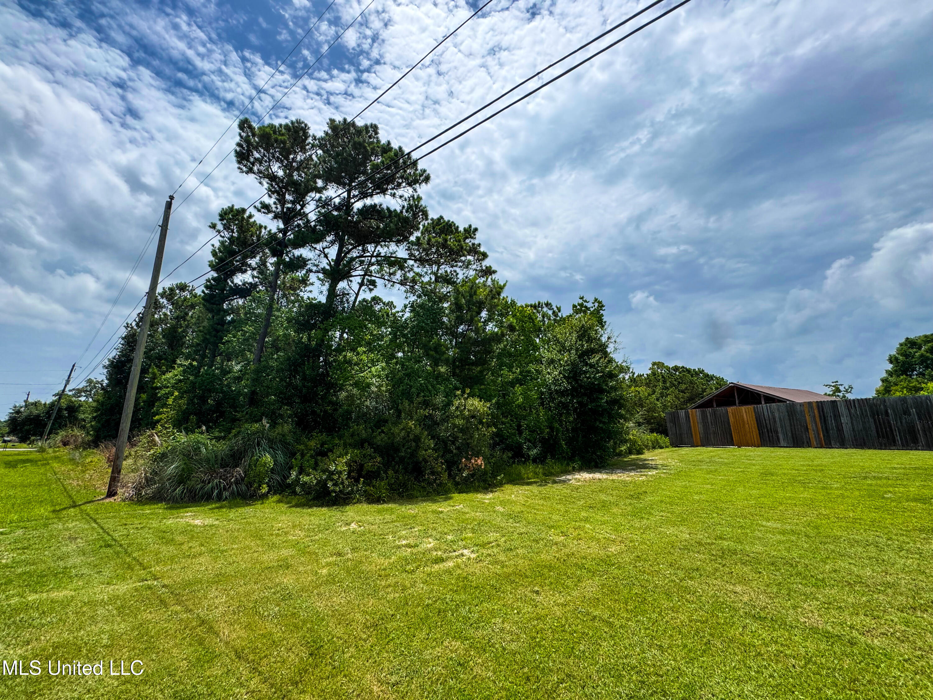 Hibiscus Drive, Bay Saint Louis, Mississippi image 3