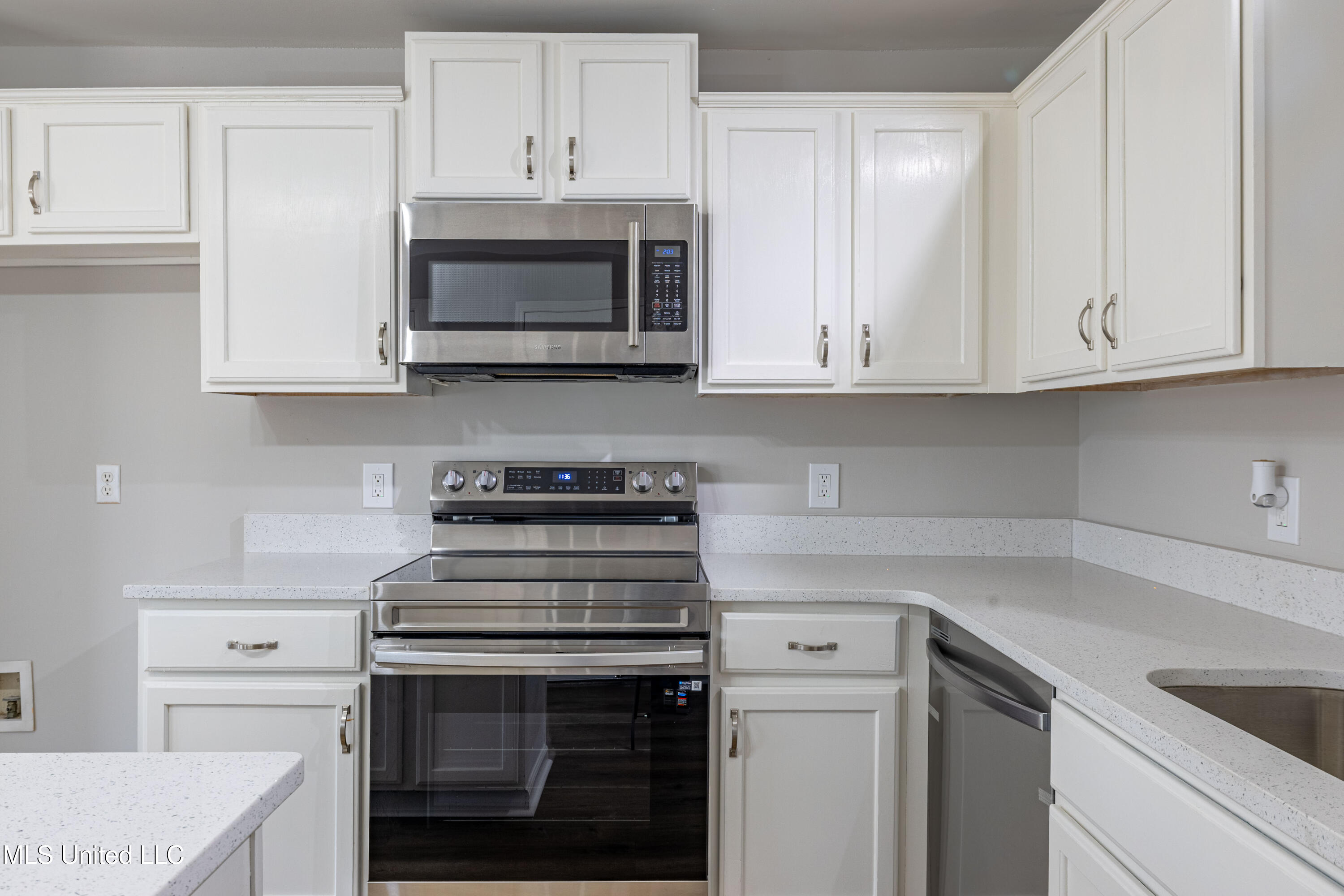 7065 Creekside Drive, Olive Branch, Mississippi image 9