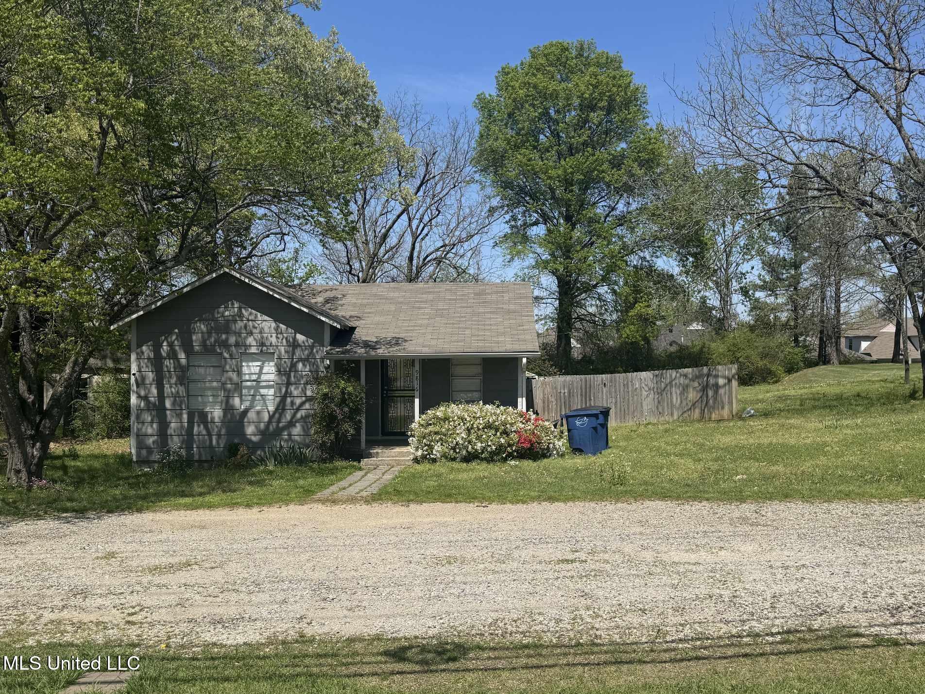 9816 Goodman Road, Olive Branch, Mississippi image 3