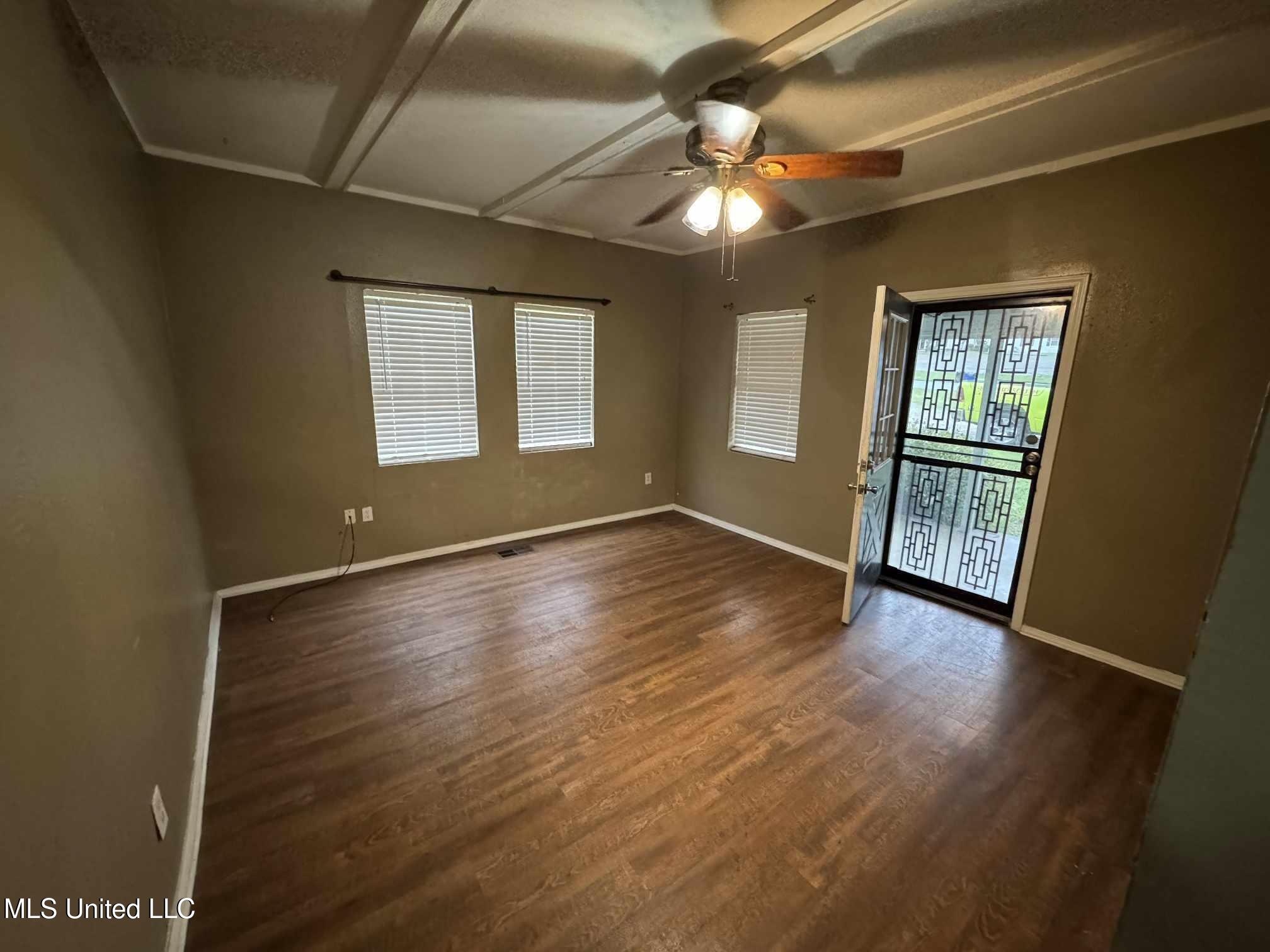 9816 Goodman Road, Olive Branch, Mississippi image 5