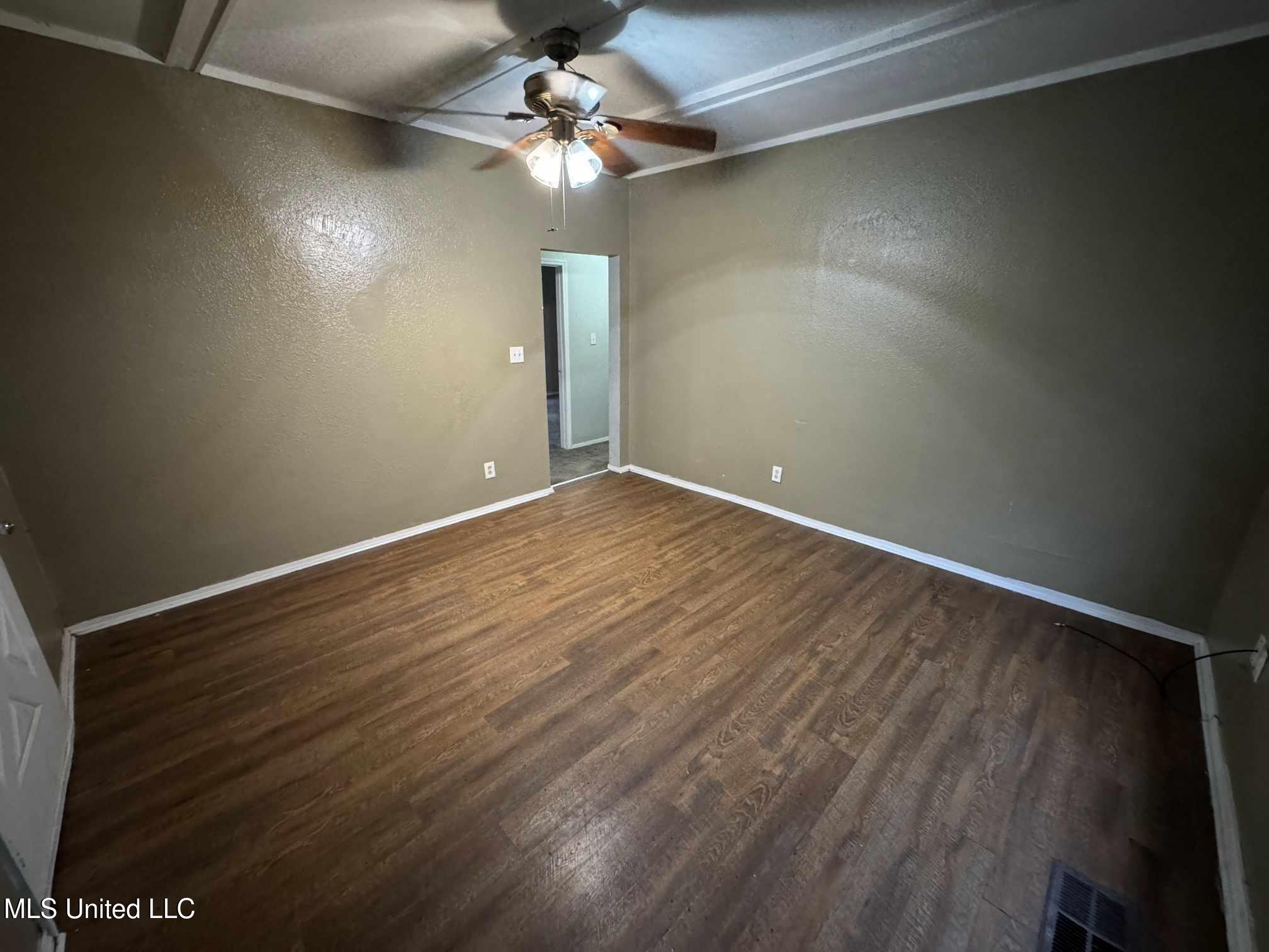9816 Goodman Road, Olive Branch, Mississippi image 17