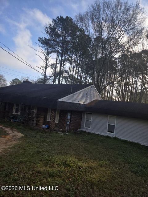 Homes For Sale - 283 Simpson Highway 28<br/> Magee, MS 39111