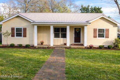 Homes For Sale - 502 Feltus Boulevard<br/> Washington County, Leland, MS 38756