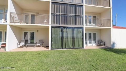 Homes For Sale - 2046 Beach Boulevard<br/> Biloxi, MS 39531