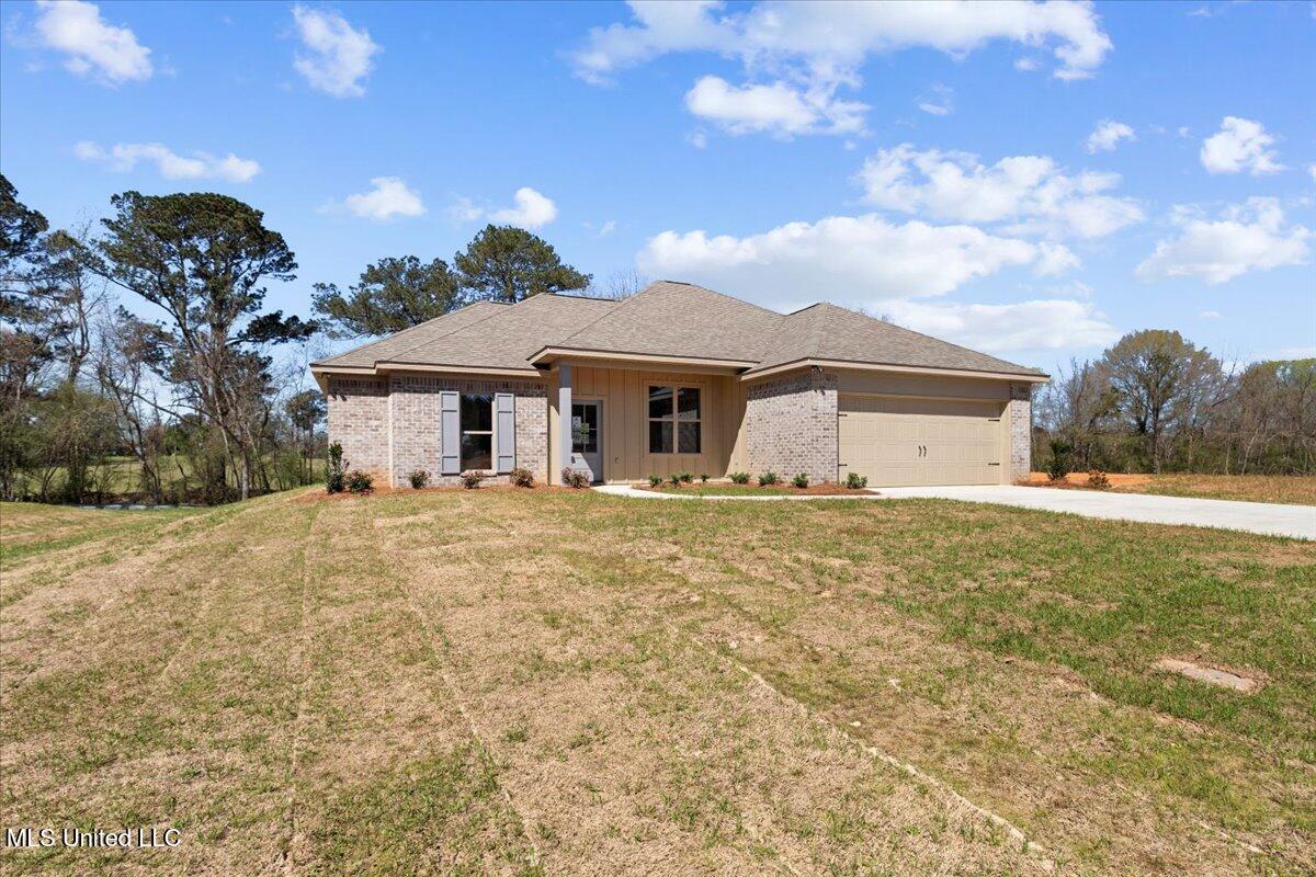 107 NE Adams Avenue, Magee, Mississippi image 3