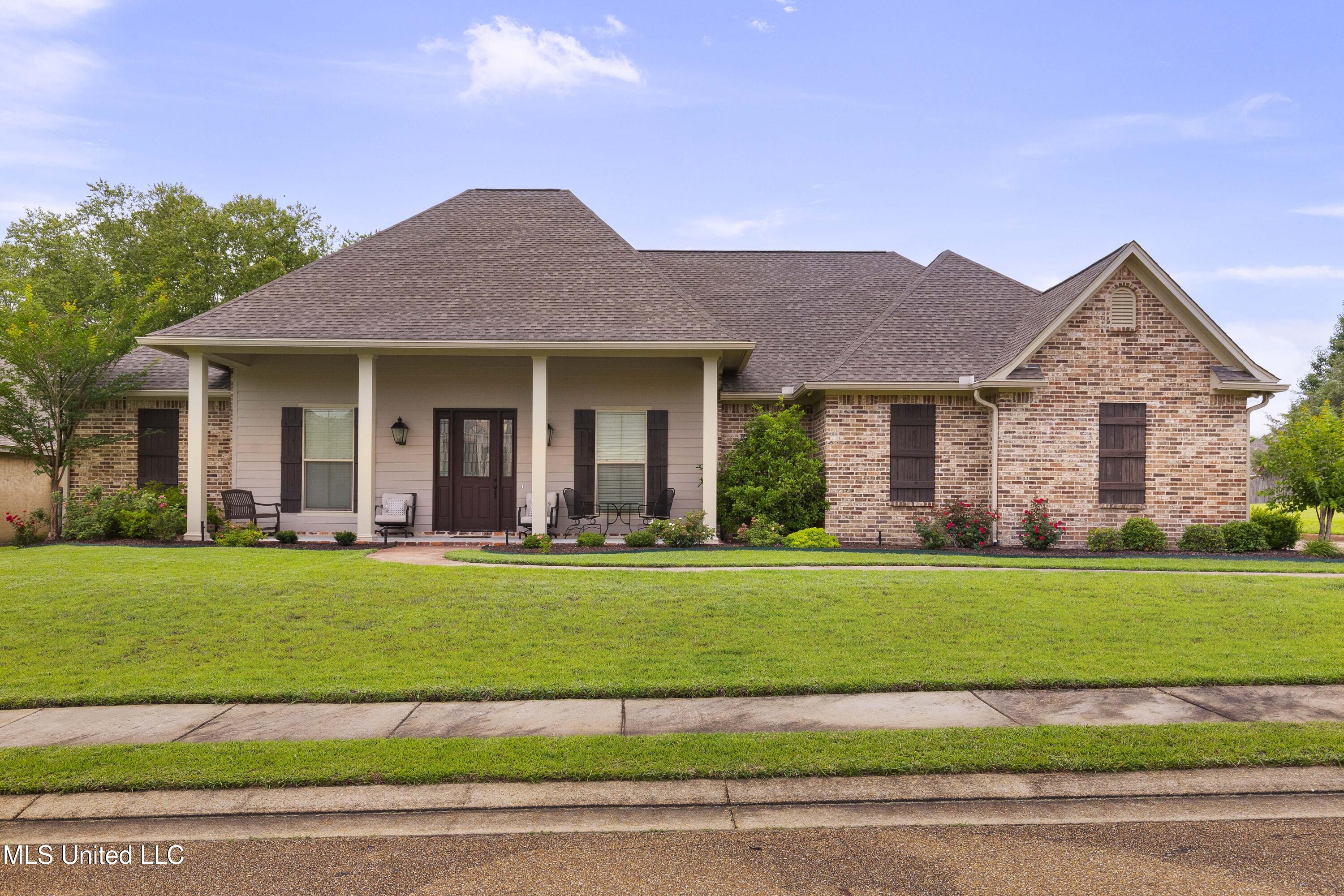 705 Brookwood Circle, Brandon, Mississippi image 1