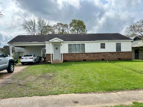 Homes For Sale - 110 Main Street<br/> Brookhaven, MS 39601