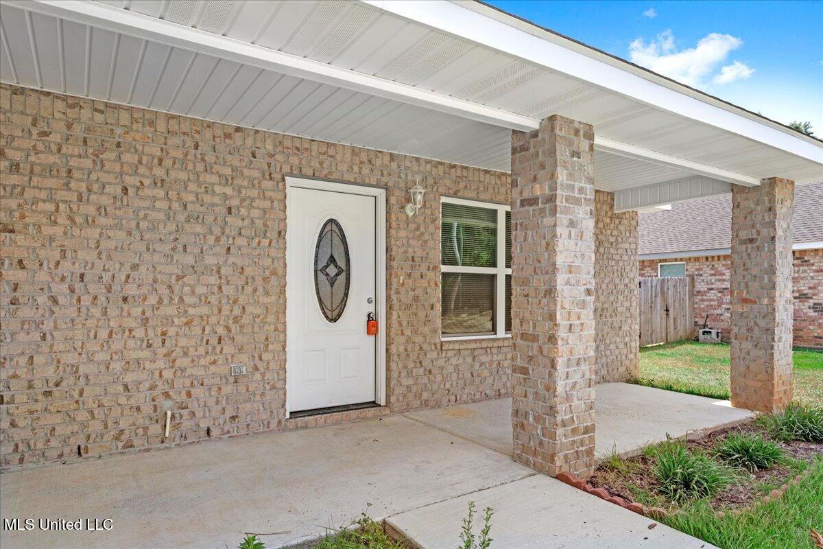 390 Rosalie Maria Drive - Photo 4