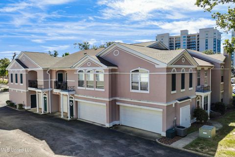 Condominium in Gulfport MS 2252 Beach Drive.jpg