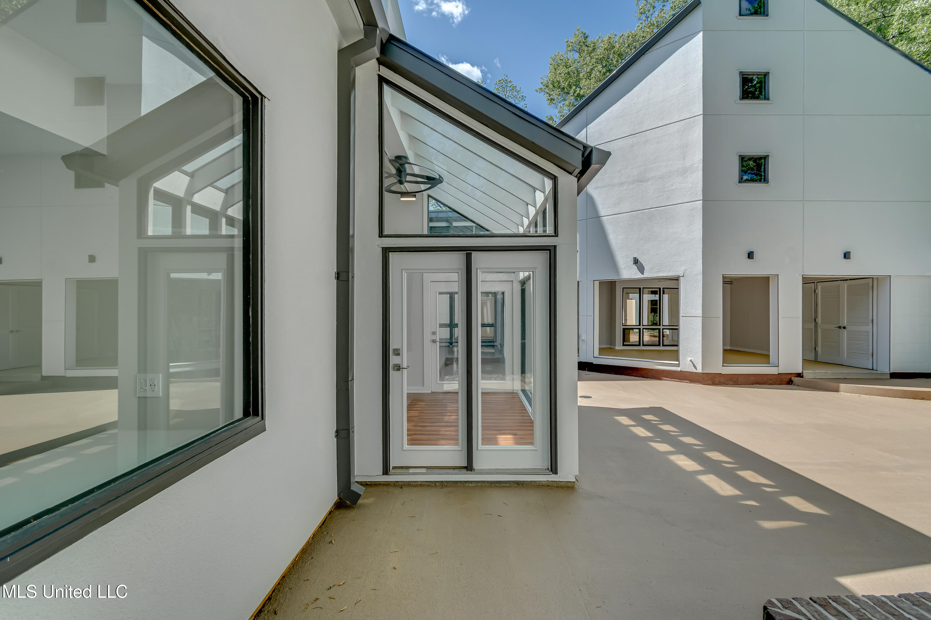 2426 Eastover Drive, Jackson, Mississippi image 21