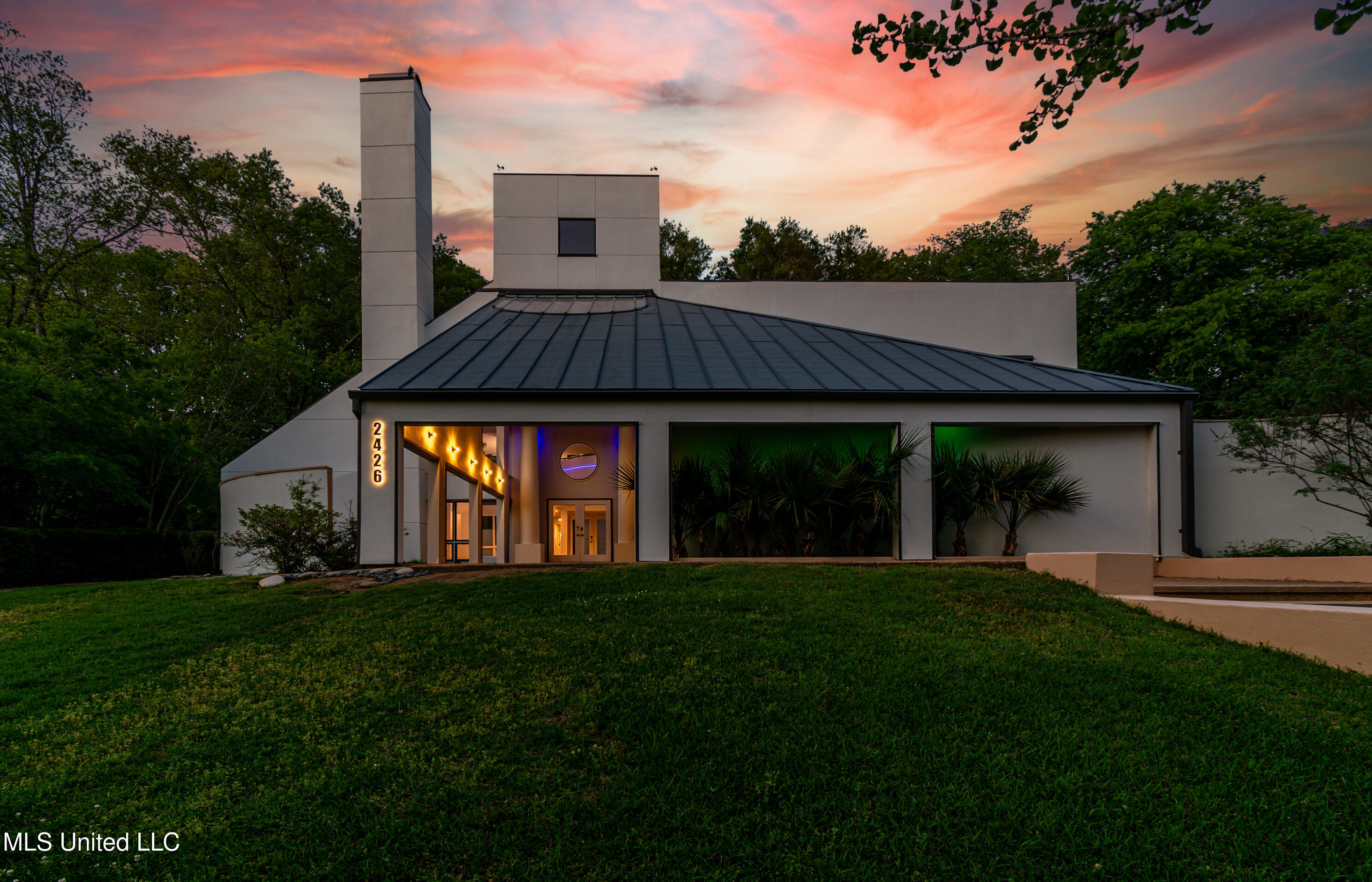 2426 Eastover Drive, Jackson, Mississippi image 4