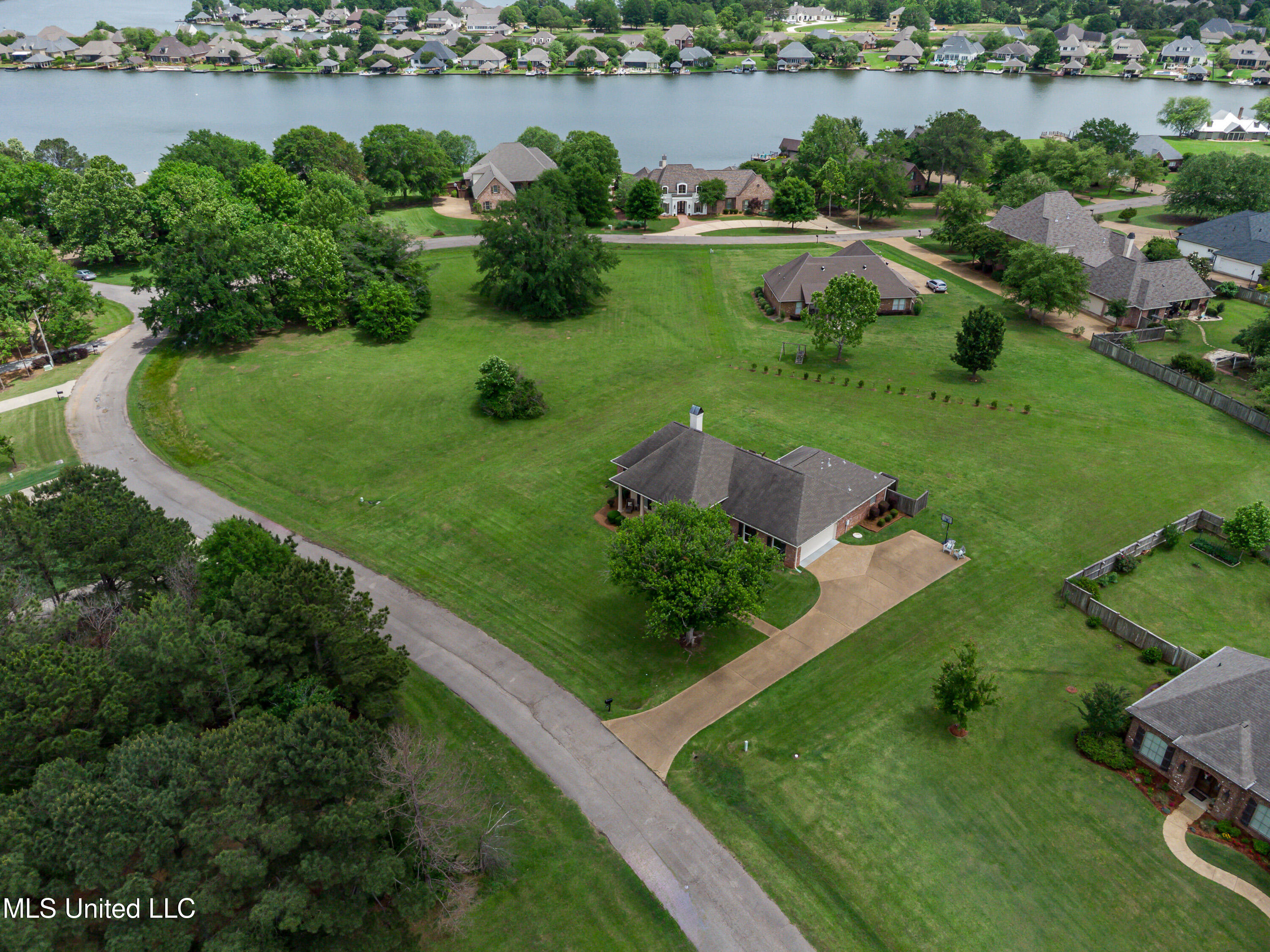 126 Beaufort Circle, Madison, Mississippi image 3