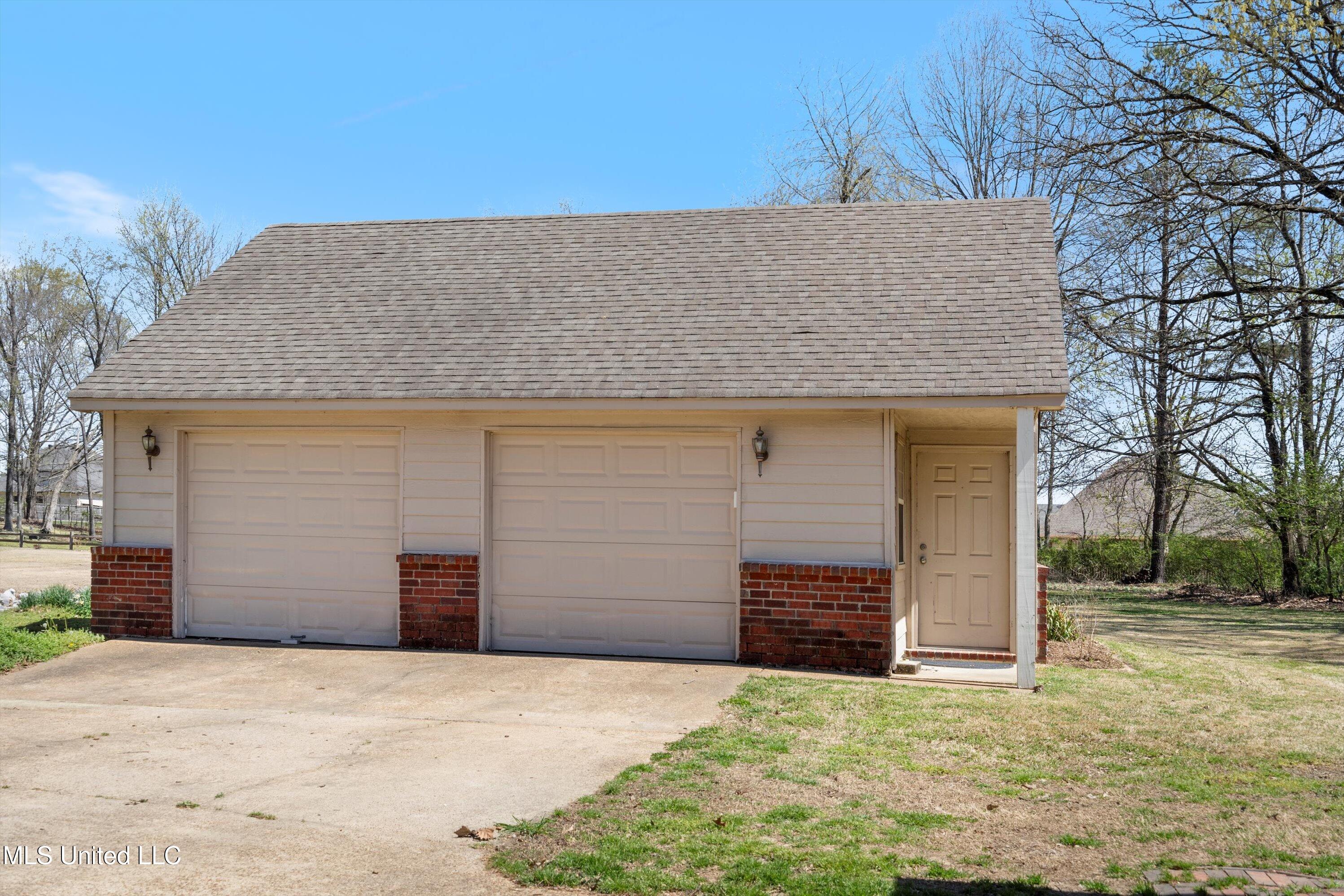6376 Nellwood Drive, Olive Branch, Mississippi image 4